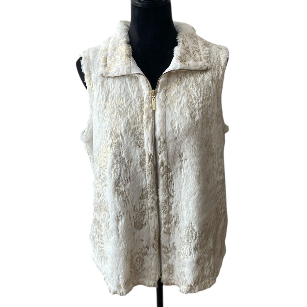 Weekends by Chico’s Faux Fur Cream and Gold Zip Up Vest Size‎ 1 (Medium) NWOT